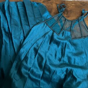 beautiful teal vintage 80s/90s victoria’s secret midi slip dress